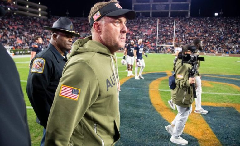  Auburn football fans chant ‘Fire Hugh’ after loss to Kentucky