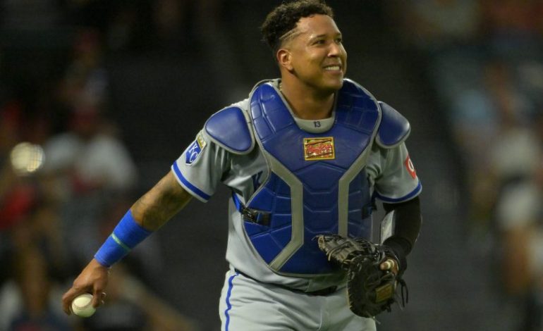  Royals, team legend Salvador Perez reach agreement on new contract
