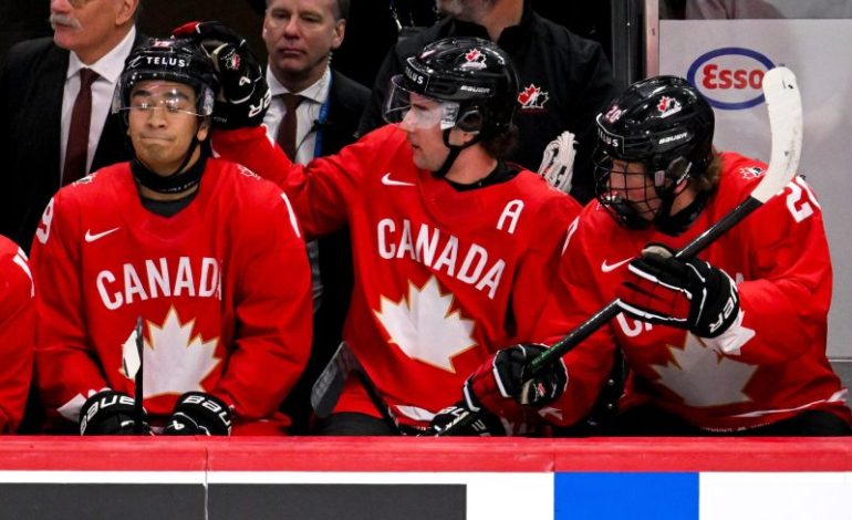  This NCAA rookie leads the projected top 10 D-men in the NHL draft