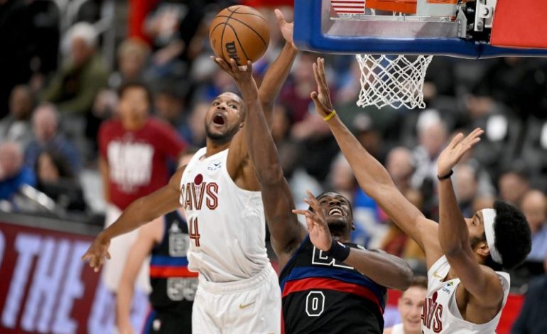  Pistons rally to beat Cavaliers in OT in game interrupted by horn malfunction